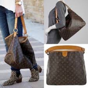 ✅Authentic Louis Vuitton hobo delightful mm